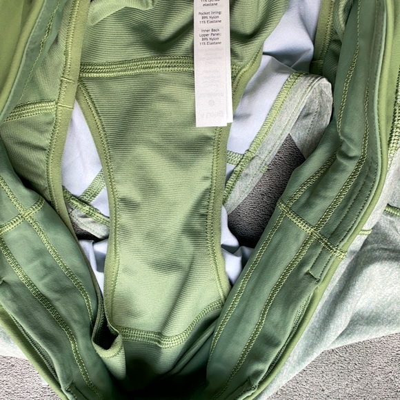 Lululemon Speed Up MR short 4tall - Picture 5 of 5